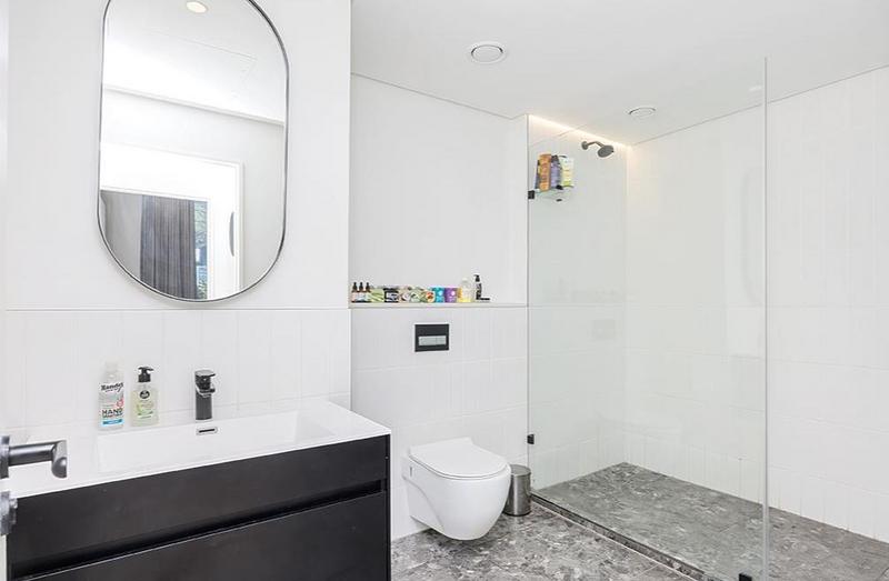 2 Bedroom Property for Sale in Sea Point Western Cape